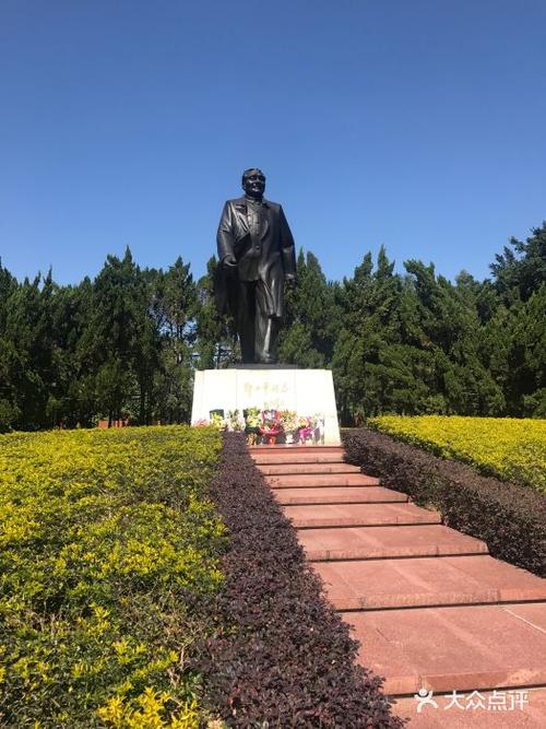 深圳莲花山-深圳莲花山公园景点介绍